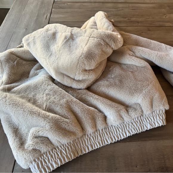 Faux Fur Jacket - Picture 5 of 5